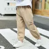 Pantaloni da indossare in autunno all'aperto a tutta lunghezza per ragazzi di 1-5 anni, pantaloni casual per bambini, cargo con tasca