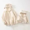 Casaco para baixo família olhar mãe e filha filho combinando roupas de inverno das mulheres jaquetas de lã crianças urso jaqueta bebê meninas meninos casaco quente r230905