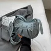 Netizen – sac à bandoulière plissé pour femmes, polyvalent, nouveau Locomotive vent Rivet carré, petit sac à bandoulière populaire à la mode, vente en gros, 2023