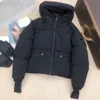 Cappotto da uomo in cotone a maniche lunghe con cappuccio di marca semplice corto di marca Cappotto invernale casual in piumino di alta qualità Design Abbigliamento da donna Ri9n