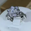 Bröllopsringar 925 Sterling Silver Interwined Threedimensional Rose Ring White Zircon Full Diamond Ring Ladies Temperament ELEGANT SMEE sach 230907