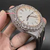 Het nieuwste Iced Diamond herenhorloge, 2-kleurige roségouden kast, horloge met witte wijzerplaat, 8215, automatisch uurwerk, glanzend goede zwarte rubberen band