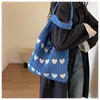 Akşam çantaları kadınlar büyük kapasiteli örme çanta gündelik içi boş dokuma mavi beyaz kalp tasarım omuz çantası sapı totes