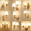 Lampada da parete B010 Luce Led Cristallo Moderno Minimalista Illuminazione da giardino Camera da letto TV Sfondo Decorazione della casa