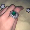 Trouwringen Groene Steen Edelsteen Ring Kunstmatige Diamant Bloem Zirkoon Uit Vinger Decoratie Holle Vintage Bruid Sieraden Cadeau