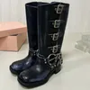 حزام تسخير حزام البقر البقر من الجلد راكب الدراجة النارية أحذية الركبة مكتنزة الكعب Zip Knight Boots أزياء مربع الجوارب الكاحل للنساء مصنع الأحذية أحذية المصنع