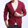 Suéter masculino outono malha cardigan homens com decote em v cor sólida seção fina jumper juventude solta lã suéter grande jardas casaco