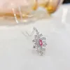 Catene YM2023 Gioielleria raffinata Oro massiccio 18 carati Natura 0,13 ct Diamanti rosa Pendenti Collane per le donne Regali di compleanno