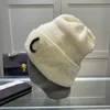 Beanie/Skull Caps italiensk modedesigner hatt höst och vinter ny ullhatt mjuk och bekväm stickad linje hatt elastisk bästa nätverk rött rekommenderas