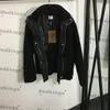 Capispalla di design addensato invernale Giacche classiche da donna con cerniera Cappotto con fascino di personalità nera Giacca di marca natalizia