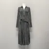 Robes décontractées 2023 Début d'automne Mode Niche Tempérament Cool Lavé Gris Ceinture Denim Robe Femmes