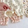 3pcs/Lot Baby Leggings مخططة حديثي الولادة سراويل الأطفال الصيفية القطن الصيفية الأولاد بانت للجنسين Baby Gril Presento Prevention Presents 2626