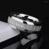 ウェディングリングヴィンテージ8mm幅の銀色のトーンメンタングステンカーバイドリングメテオールパターンエンゲージメントバンド