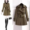 Trench da donna Giacca a vento corta Piccola donna Medio lungo Temperamento britannico Sottile 2023 Primavera e autunno Moda Cappotto di fascia alta femminile