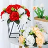 Decoratieve bloemen Plastic rozen met basis Prachtig gesimuleerd rozenboeket Elegant nepbloembalarrangement Wit