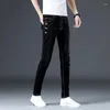 メンズジーンズファッションスキニーストレッチブラックブルーグレーデニムペンシルパンツデザインスリムフィット弾性カジュアルズボン