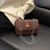 70% de réduction sur les magasins d'usine Petit carré West Empress Dowager Saturn Crocodile Chain One Crossbody Mobile Phone en solde