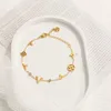 Bracelets de luxe designer pour femmes bracelet de créateur élégant bracelet en or et en argent bijoux de lettre pour femmes cadeaux d'amoureux de mariage en acier inoxydable plaqué or 18 carats