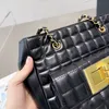 Bolso de mano Diamond Lattice x bolsos de diseñador con letras Bolso de diseñador con cadena para mujer Moda para mujer Bolsas de compras clásicas de color sólido