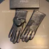 Five Fingers Gloves Gants en cuir de créateur, écran tactile pour hommes, ouverture centrale, cyclisme d'hiver, peluche épaissie, gants rouges pour femmes P6OX