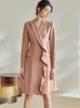 Robes décontractées Robe de costume intellectuel 2023 Début d'automne Rose Ruffle A-Hem Jupe moyenne