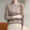 Damenpullover im chinesischen Stil, Qipao-Pullover mit Stehkragen und Schnalle unten, vielseitiges High-End-Hohlpullover-Strickoberteil