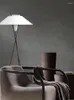 Lampy podłogowe proste lampa salonu nowoczesne minimalistyczne statyw artystyczny projekt badania sypialni