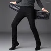 남자 청바지 2024 남성 패션 겨울 검은 색 슬림 핏 스트레치 두꺼운 벨벳 바지 따뜻한 데님 캐주얼 양털 바지 남성