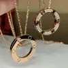 Herren- und Damen-Halskette mit Liebesanhänger voller Diamanten, Modedesigner-Halskette aus Titanstahl, Valentinstagsgeschenk, Luxus-Schmuck