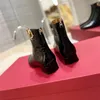 Nouveau Automne et Hiver Top Marque Créateur de Mode Pour Femmes Or V En Cuir Véritable Noir Bottes Martin Bottes À Manches Longues Bottes En Cuir Bottes 35-42