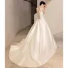Roupas étnicas Mulheres Francês Branco Cetim Beading Simples Vestido de Noiva Elegante Tubo Top Backless Uma Linha Tailing Prom Party Vestido