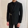 Abiti da uomo Blazer Stile britannico Giacca nera da uomo Elegante gentiluomo Business Casual Abito formale professionale Cintura per il corpo A doppio petto 230907