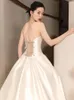 Abbigliamento etnico da donna in raso bianco francese con perline abito da sposa semplice elegante top a tubino senza schienale abito da ballo di fine anno