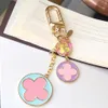 2023 Multicolor Keychain Brand Designers Key Chain Womens Fashion Bee Buckle Keychains Men Luxury Car Keyring Handgjorda läder Män kvinnor Väskor Pendant Accessories2