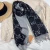 2023 New Winter Scarf Classic Letter Designer Cashmere 따뜻한 스카프 남성 및 여성 목도리 파시미나 디자이너 두꺼운 따뜻한 스카프 양모 긴 숄 크리스마스 선물