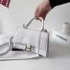 İlkbahar ve Yaz Yeni Çapraz Beden Taşınabilir Moda Kore Mini Square Bag Kadınlar Küçük Koku Fabrikası Online 70% Satış