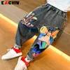 Jeans Jungen 2023 Frühling und Herbst Kinder Trend Druck Koreanische Casual Denim für Große Kinder Lose Chic Hosen Kleidung 230906