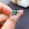 Pierścienie klastra Prawdziwa 1ct zielony motoran ślubny 925 Srebrna biżuteria Pass Test diamentów Doskonały kamień szlachetny dla kobiet