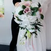2020 Artificial Pearl Crystal Bridal Bouquets elfenben vattenfall bröllop brud blomma röda brudar handgjorda brosch buket de mariage271s