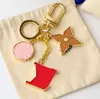 2023 Multicolor Keychain Brand Designers Key Chain Womens Fashion Bee Buckle Keychains Men Luxury Car Keyring Handgjorda läder Män kvinnor Väskor Pendant Accessories2