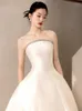 Abbigliamento etnico da donna in raso bianco francese con perline abito da sposa semplice elegante top a tubino senza schienale abito da ballo di fine anno