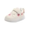 Athletic Outdoor Zapatillas LED Kids But Buty dla dzieci dla dziewczynki Luminous Casual Sneakers Inslip Miękkie świecący mały niedźwiedź but maluch 230906