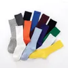 Frauen Socken Herbst- und Winterhaufen reine Farbe Doppelnadel Dünne vertikale Streifen mittlere Röhrchen Japanische lila Baumwolle Frauen