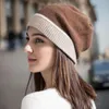Baskar stickad hatt öronskyddshög Stylish Winter Hats för kvinnor beanie med färgglad skarvdesign