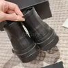 Women Boots Designer Rain Boots Black Rubber Boot PVC PVC مقاومة للماء المظهر المظهر الأخضر منصة أبيض