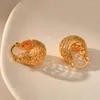 jóias banhadas a ouro em latão