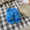 Designer-Hausschuhe FUR SLIDES TRIOMPHE Woll-Leder-Hausschuhe mit offener Zehenpartie, flauschige, pelzige Damen-Sandalen, flache Sandalen, Leder-Pantoletten, Riemen-Rutschen, klassisch