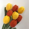 Dekorativa blommor Fashion Stick Tulip Fake Bouquet Wedding Party Decoration Handvävd hantverk Hembord Creative Knitting Flower Gift