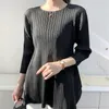 Mulheres Camisetas 2023 Primavera Clássico Miyake Plissado Mulheres Básicas Tops Moda O-pescoço 3/4-Manga Elegante Grande Balanço Causal T-shirt