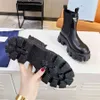 Botas de combate Martin de cuero para mujer, botines de charol con punta negra, botas medias con cordones, zapatos planos con plataforma de motorista de diseñador, botines bajos